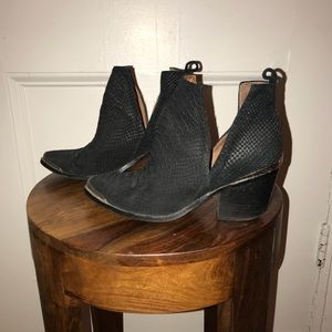 Jeffrey Campbell Cromwell Matte Snake Boot